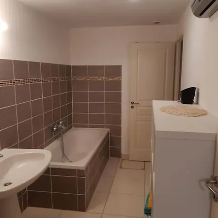 דירה L'Appartement לה פרדה